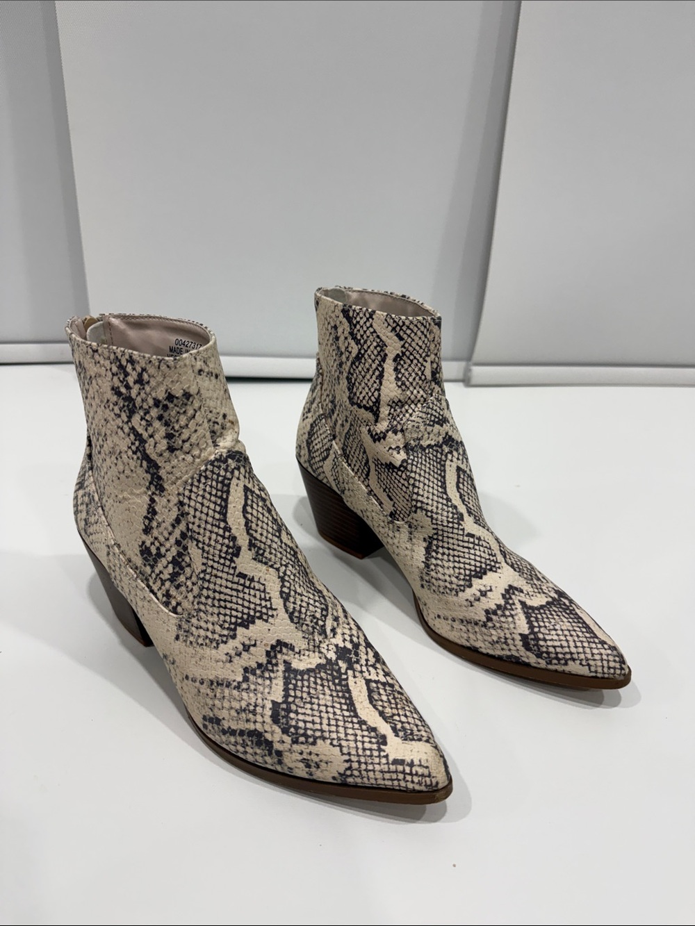 Forever 21 Snake-Print Pointed Ankle Booties - Cream & Black